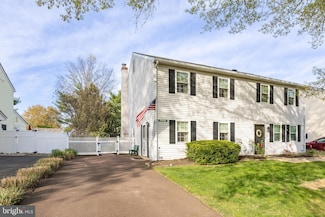 451 Indian Crest Dr, Harleysville, PA 19438