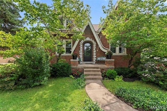 9820 Baptist Church Rd, Saint Louis, MO 63123