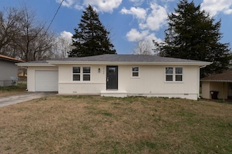 3748 S Elmview Ave, Springfield, MO 65804