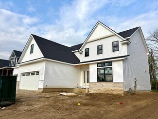 1115 Briarwood Ln, Mahomet, IL 61853