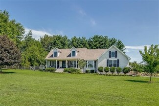 700 Maynard Ln, Columbia, TN 38401
