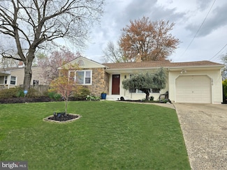 1610 S Bowling Green Dr, Cherry Hill, NJ 08003