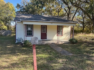 307 S Jernigan St, Bells, TX 75414