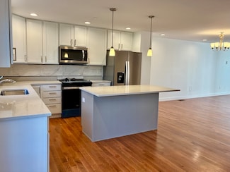 215 High St Unit 21, Taunton, MA 02780