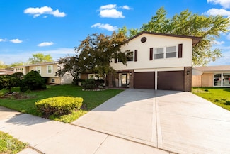 8002 Northway Dr, Hanover Park, IL 60133