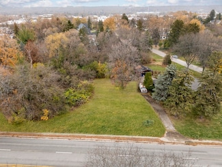 10/11 Maple Ave, Downers Grove, IL 60515