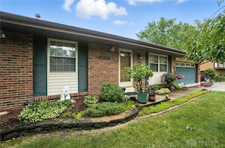 438 Crusader Dr, Dayton, OH 45449
