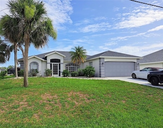 13 Bunker Rd, Rotonda West, FL 33947