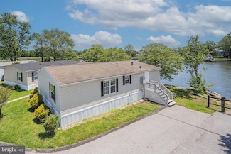 28 Shore Rd, Sparrows Point, MD 21219