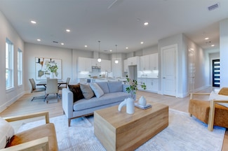 5142 Rosslyn Rd, Houston, TX 77018