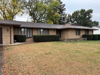 836 Park Ave W, Princeton, IL 61356