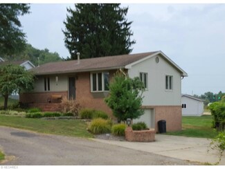 45 W Muskingum Ave, Dresden, OH 43821