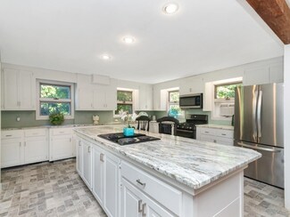 4 Elysium St, Wrentham, MA 02093