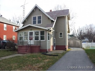 1029 N Charles St, Carlinville, IL 62626