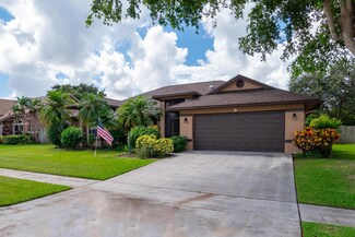 113 Queens Ln, Royal Palm Beach, FL 33411