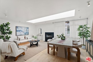 5806 Waring Ave Unit 13, Los Angeles, CA 90038