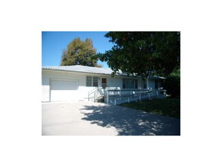 108 N 4th St, Gower, MO 64454