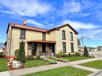 201 & 203 S Beaumont Rd, Prairie Du Chien, WI 53821