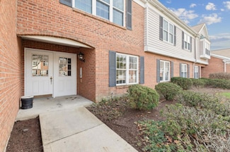 6285 Eagles Lake Dr, Cincinnati, OH 45248