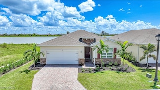 667 Parkshore Lake Ave, Cape Coral, FL 33993