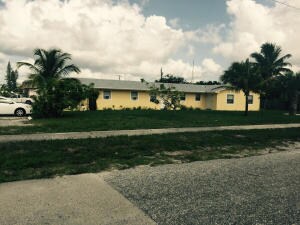 731 Bayberry Dr Unit 1, West Palm Beach, FL 33403