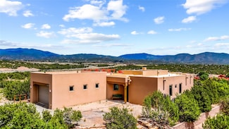 2077 Pinon Bluffs Dr, Santa Fe, NM 87506