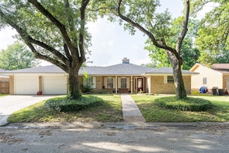 2202 Palomar St, Baytown, TX 77520