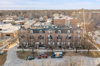 815 Pearson St Unit 10, Des Plaines, IL 60016