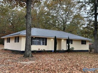 526 Diversey St, Rainbow City, AL 35906
