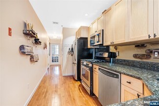 221 Clinton St Unit 1L, Hoboken, NJ 07030