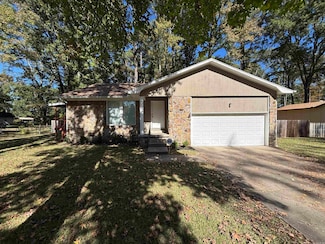 104 Foxdell Cir, Jacksonville, AR 72076