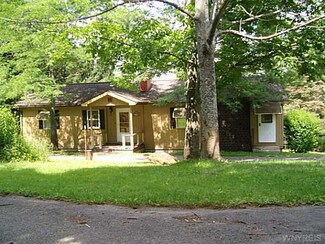 10788 Eastland Rd, Delevan, NY 14042