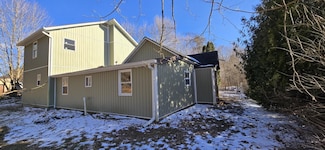 06883 62nd St, South Haven, MI 49090