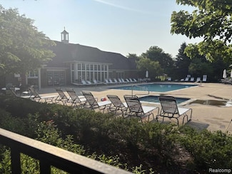 28242 Oakmonte Cir E Unit 12, New Hudson, MI 48165