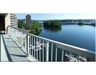 65 Lake Ave Unit 501, Worcester, MA 01604