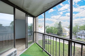 140 Captain Thomas Blvd Unit 307, West Haven, CT 06516