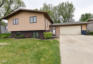 1407 6th Ave NE, Jamestown, ND 58401