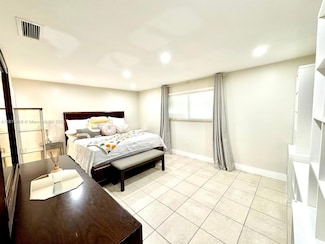 18830 NW 65th Ct, Hialeah, FL 33015