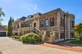 687 Sheridan Rd, Wilmette, IL 60091
