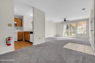 25 Jockey Ln Unit 73, Tinton Falls, NJ 07753