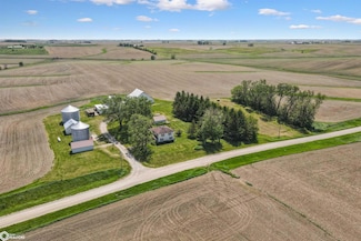 926 330th Ave, Grinnell, IA 50112