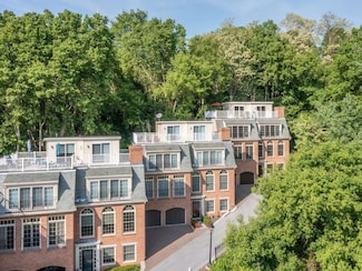 200 Lake St Unit 16, Burlington, VT 05401