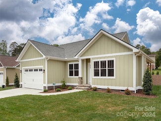 70 Olde Oak Way, Hendersonville, NC 28792