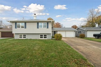6112 Oakwood Ave NE, Cedar Rapids, IA 52402