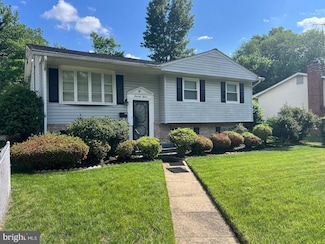 6913 Canyon Dr, Capitol Heights, MD 20743