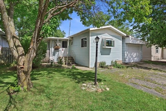 23 Falling Creek Dr, Janesville, WI 53548