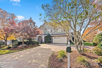 6 Huntington Chase Dr, Asheville, NC 28805