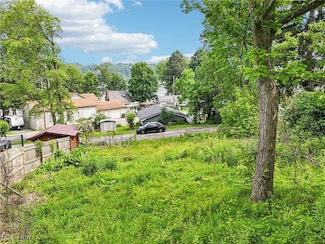 32413 Orchard Knoll Dr, Hanover Township, OH 44432