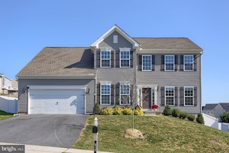 612 Royal Terrace Dr, West Hanover, PA 17112