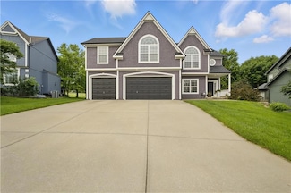 737 SW Derby Dr, Lees Summit, MO 64081